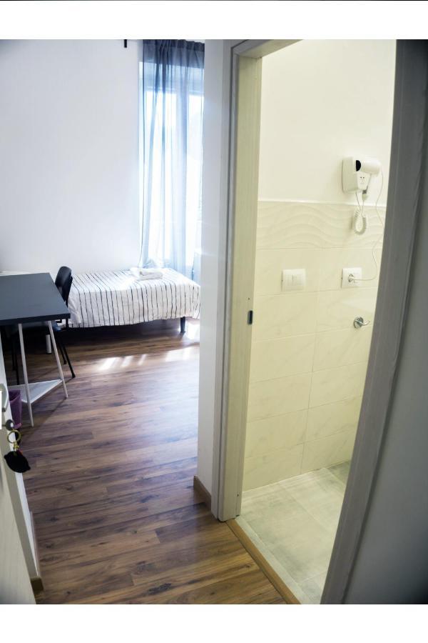 Cosmo Guesthouse Рим Екстериор снимка