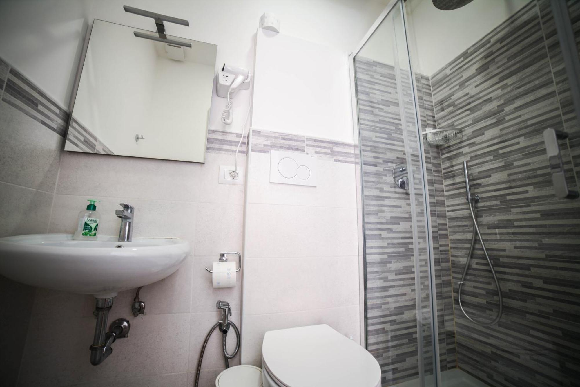 Cosmo Guesthouse Рим Екстериор снимка