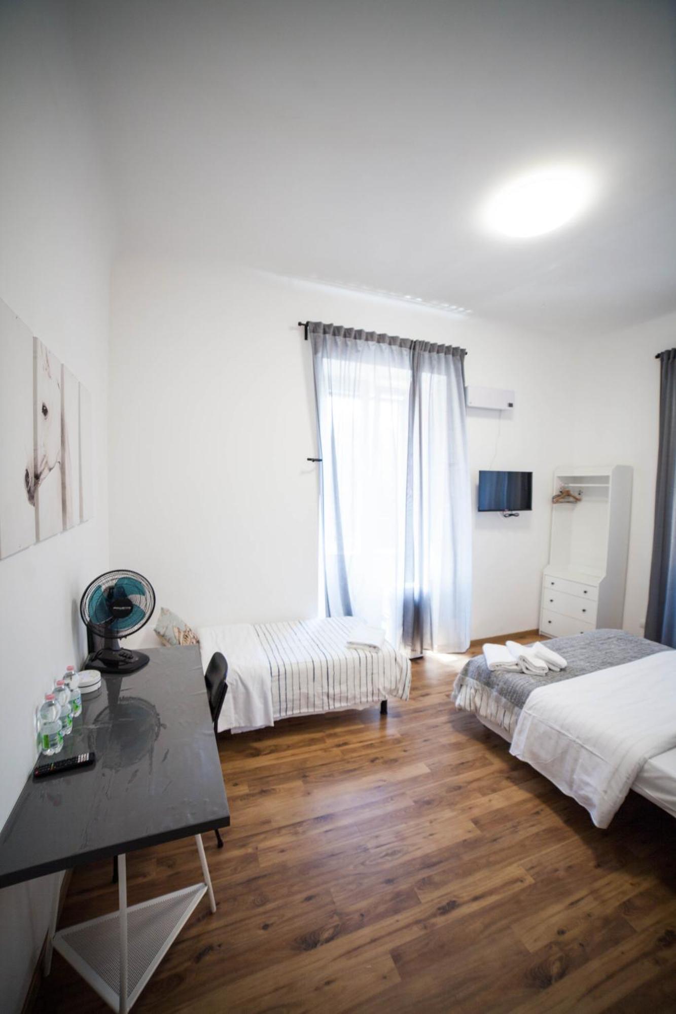 Cosmo Guesthouse Рим Екстериор снимка